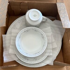 Johann Haviland Bavaria Germany Fine China 5 Piece Royal Lace Pattern Place Set